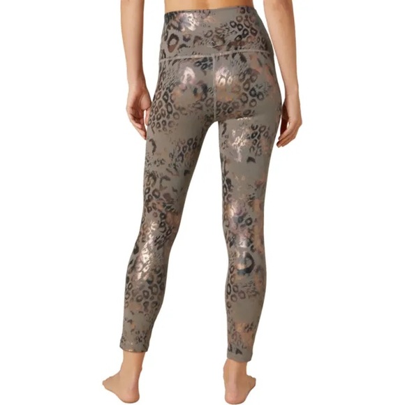 Beyond Yoga Leopard PowerShine High Waisted Midi Legging Size Small - Picture 2 of 10